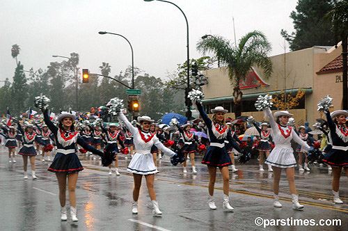 Allen High School Cheerleaders (Texas) - Rose Parade, Pasadena (January 2, 2006) - by QH