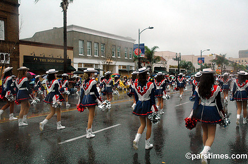 Allen High School Cheerleaders (Texas)  - Rose Parade, Pasadena (January 2, 2006) - by QH