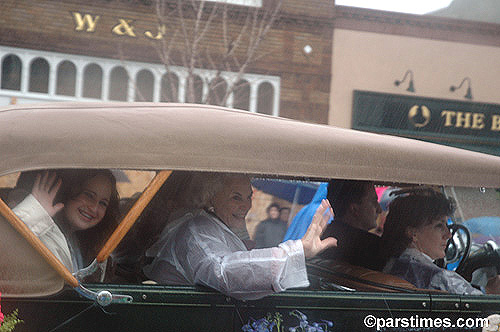 Supreme Court Justice Sandra Day O'Connor - Rose Parade, Pasadena (January 2, 2006) - by QH