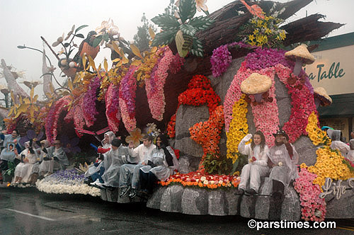 Cedars-Sinai's Donate Life Float - Rose Parade, Pasadena (January 2, 2006) - by QH