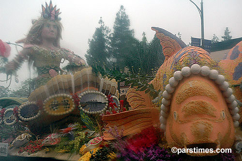 City of Long Beach's 'Pacific Fantasy' float   - Rose Parade, Pasadena (January 2, 2006) - by QH