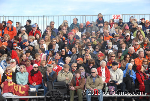 Spectators on Colorado Blvd. - Pasadena (January 1, 2008) - by QH