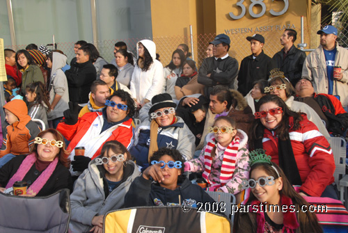Spectators - Pasadena (January 1, 2008) - by QH