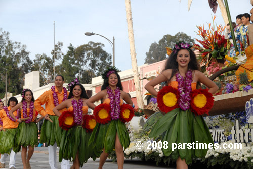 Women marching by the Kaiser Permanente float, 'Aloha Festival' - Pasadena (January 1, 2008) - by QH