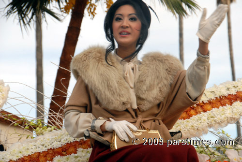 Woman riding on the City of Glendale's Bon Voyage float - Pasadena (January 1, 2008) - by QH