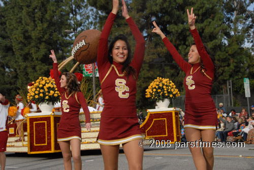 USC Cheerleaders & Float - Pasadena (January 1, 2008) - by QH