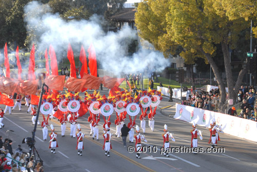 Start of the Rose Parade - Pasadena (January 1, 2010) - by QH