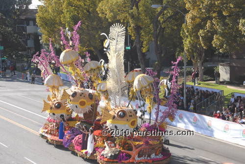The Downey Rose Float Assn: Jewels of the Pacific - Pasadena (January 1, 2010) - by QH