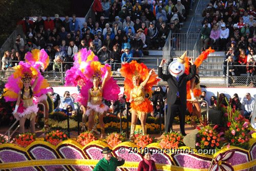Samba dancers in Jack's Samba Carnival - Pasadena (January 1, 2010) - by QH