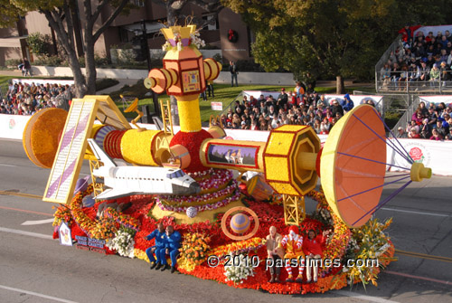 Space Odyssey Float - Pasadena (January 1, 2010) - by QH