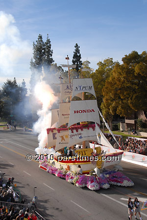 Honda's Float: Ship of Dreams - Pasadena (January 1, 2010) - by QH