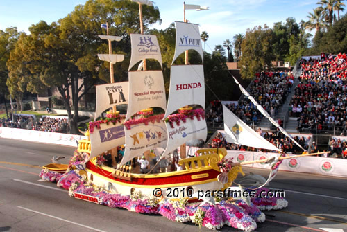 Honda's Float: Ship of Dreams - Pasadena (January 1, 2010) - by QH