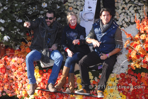 Riders on HGTV Float (January 1, 2011) - by QH