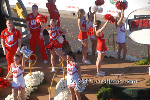 University of Wisconcin Cheerleaders - Pasadena (January 2, 2012) - by QH