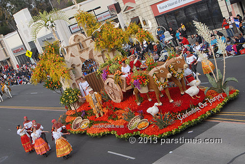 City of San Gabriel Centennial float - Pasadena (January 1, 2013) - by QH
