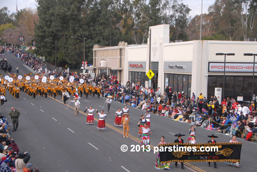 Aguiluchos Marching Band - Pasadena (January 1, 2013) - by QH
