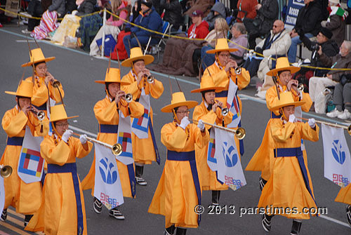 PAVA World Korean Traditional Marching Band - Pasadena (January 1, 2013) - by QH