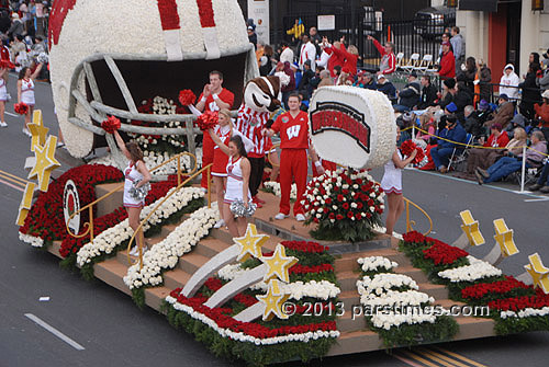 The University of Wisconsin Cheerleaders - Pasadena (January 1, 2013) - by QH