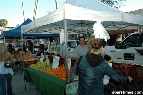 Santa Barbara Farmers Market (February 28, 2006) - by QH