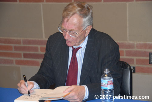 Seymour Hersh (October 4, 2007) - by QH