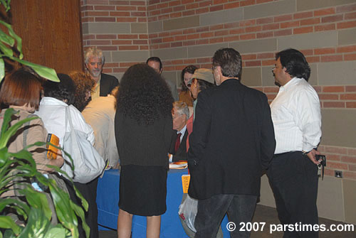Seymour Hersh Book Signing (October 4, 2007) - by QH