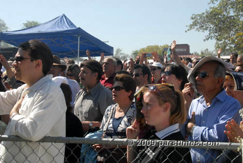 People watching the ceremonies - Balboa Park, Van Nuys (April 5, 2009) - by QH