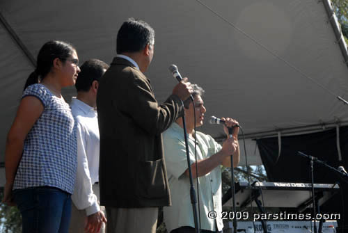 Pooria Abbasi & David Nahai  - Balboa Park, Van Nuys (April 5, 2009) - by QH
