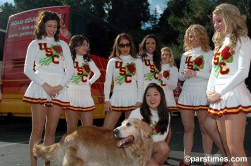 USC Cheerleaders, Pasadena  - by QH