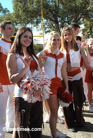 University of Texas Cheerleaders, Pasadena  - by QH
