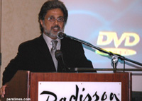 Dariush advocates living a healthy and drug free life (October 18, 2005 - by QH