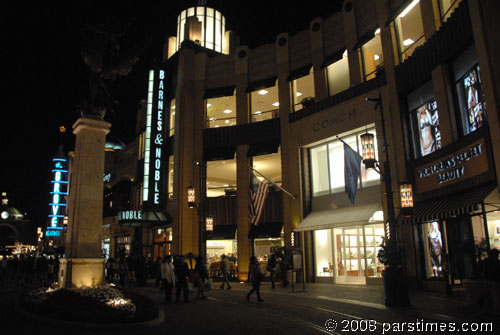 Barnes & Noble at the Grove (February 1, 2008)- by QH