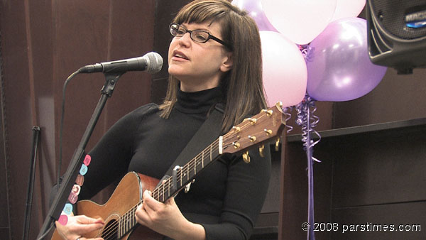 Lisa Loeb performing at Barnes & Noble (February 1, 2008)- by QH