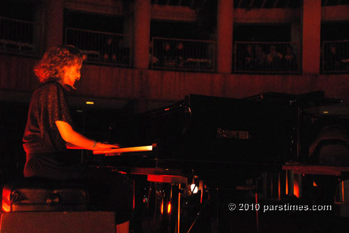 Alcyona Mick (Piano) - LA (July 29, 2010) - by QH