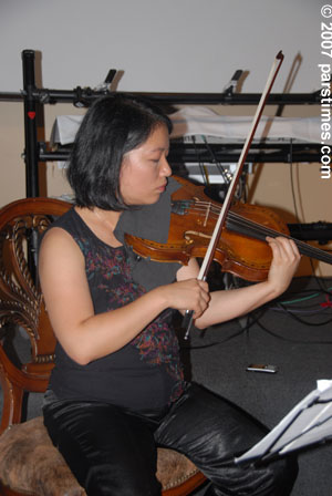 Liuh-Wen - Viola (August 15, 2007) - by QH