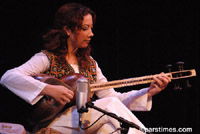 Sahba Motallebi  - UCLA (November 4, 2006) - by QH