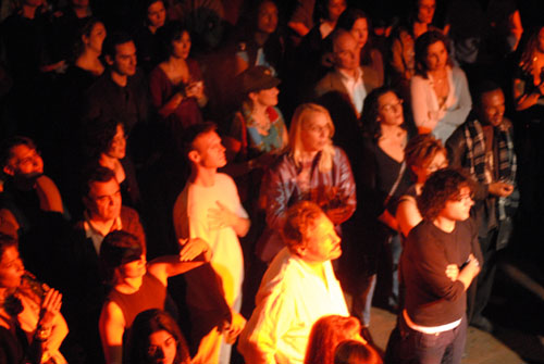 Fans at the Knitting Factory (October 6, 2007) - by QH