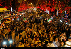 People celebrating the nuclear deal in Tehran - ISNA (July 15, 2015)
