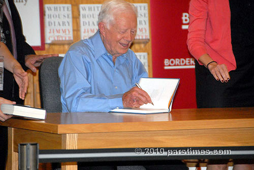 President Carter signing his new book at Borders in Westwood  - LA (October 25, 2010) - by QH