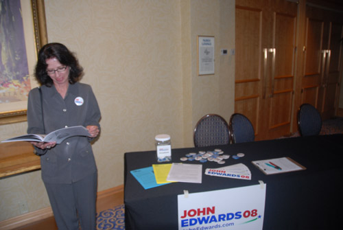 John Edwards Campaign Table (October 19, 2007)- by QH