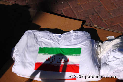 T-shirts were given away for free - UCLA (July 25, 2009) by QH