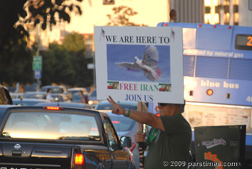 Peaceful Iranian demonstration in Westwood (September 24, 2009 - by QH