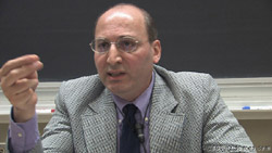Dr. Ramin Jahanbegloo Lecture on Iranian Identity - UCLA (April 13, 2008)- by QH