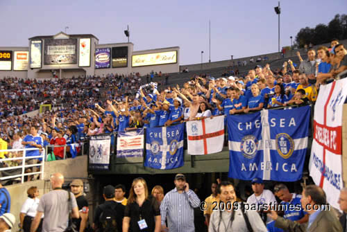 Chelsea Supporters at the Rose Bowl (July 21, 2009) - by QH