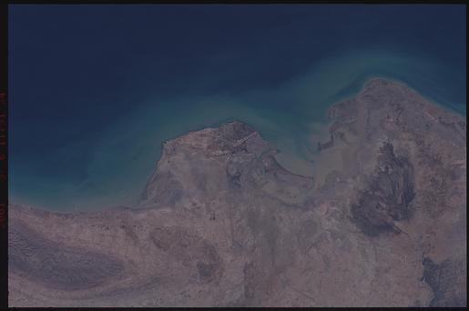Iran/Coast near Bushehr - NASA (May 6, 2001)