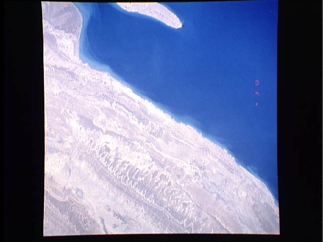 Lavan Island, Zagros Mountains - NASA (May 4, 1991)