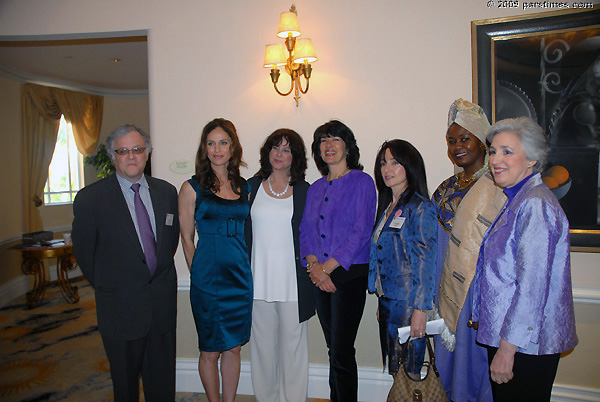 Global Women's Rights Awards: Dr. Neal Baer, Actress Amy Brenneman, Mavis Leno, Christiane Amanpour, Soraya Fallah, Leymah Gbowee, Elanor Smeal - Beverly Hills (April 29, 2009) by QH